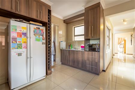 False - House For Sale in Featherview Estate, Homes Haven, Krugersdorp, Gauteng - M121529