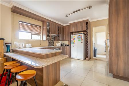 False - House For Sale in Featherview Estate, Homes Haven, Krugersdorp, Gauteng - M121529