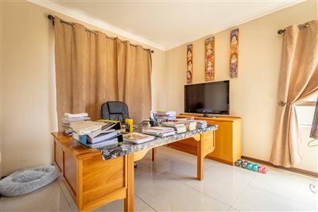 False - House For Sale in Featherview Estate, Homes Haven, Krugersdorp, Gauteng - M121529