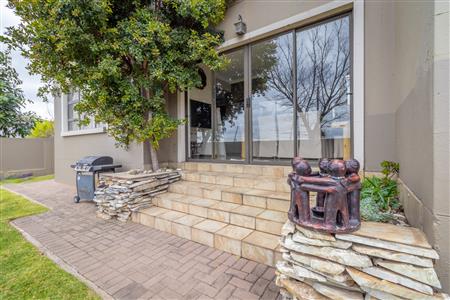False - House For Sale in Featherview Estate, Homes Haven, Krugersdorp, Gauteng - M121529