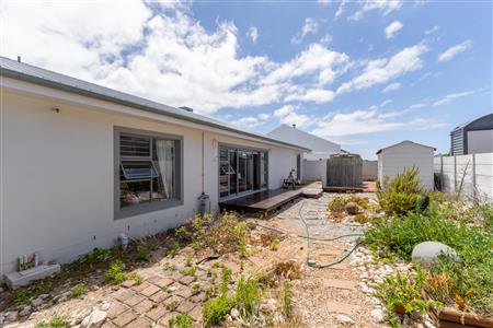 False - House For Sale in Struisbaai, Western Cape - M126116