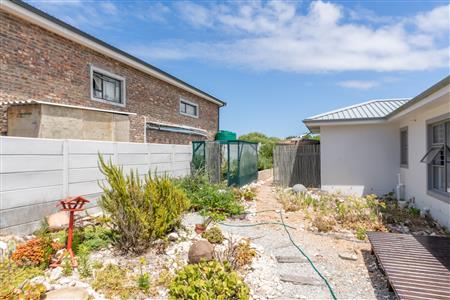 False - House For Sale in Struisbaai, Western Cape - M126116
