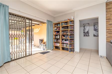 False - Townhouse For Sale in Monument, Krugersdorp, Gauteng - M126109