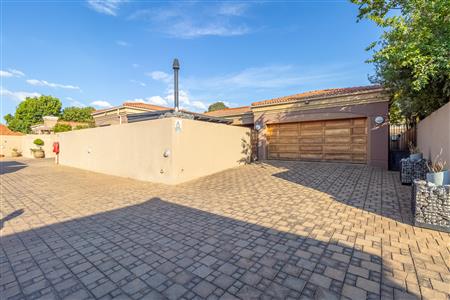 False - Townhouse For Sale in Monument, Krugersdorp, Gauteng - M126109