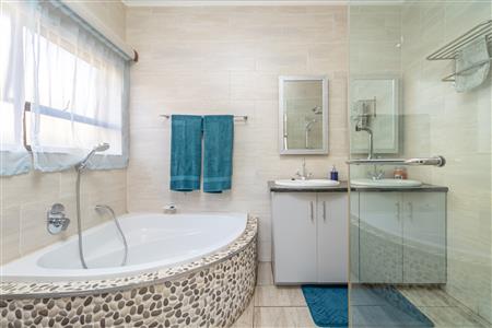 False - Townhouse For Sale in Monument, Krugersdorp, Gauteng - M126109