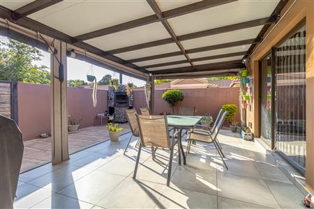 False - Townhouse For Sale in Monument, Krugersdorp, Gauteng - M126109