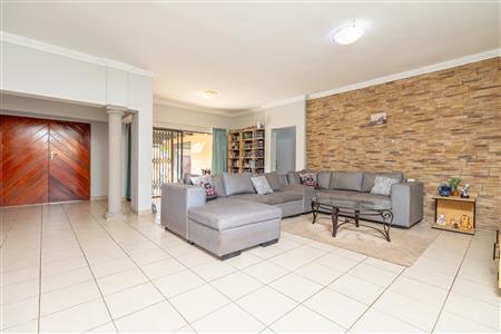 False - Townhouse For Sale in Monument, Krugersdorp, Gauteng - M126109