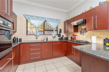 False - Townhouse For Sale in Monument, Krugersdorp, Gauteng - M126109