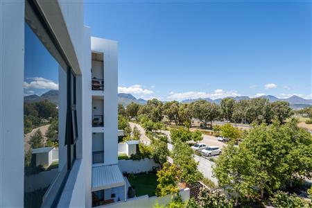 False - Apartment For Sale in Paardevlei, Somerset West, Western Cape - M126161