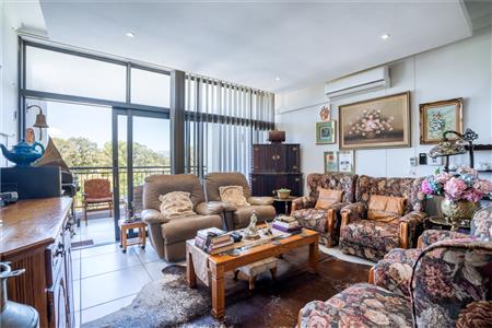 False - Apartment For Sale in Paardevlei, Somerset West, Western Cape - M126161