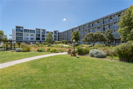 False - Apartment For Sale in Paardevlei, Somerset West, Western Cape - M126161