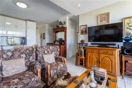 False - Apartment For Sale in Paardevlei, Somerset West, Western Cape - M126161