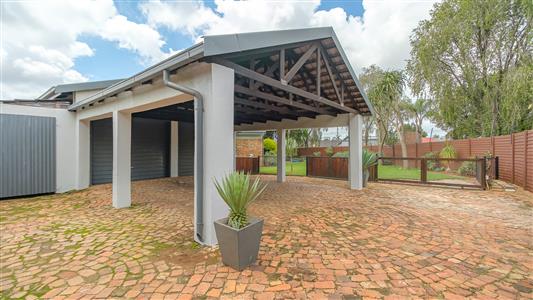 False - House Sold in Rooihuiskraal, Centurion, Gauteng - M126160