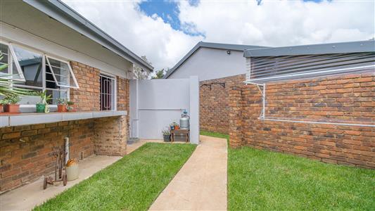 False - House Sold in Rooihuiskraal, Centurion, Gauteng - M126160