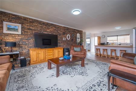 False - Townhouse For Sale in Rangeview, Krugersdorp, Gauteng - M126183