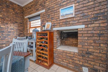 False - Townhouse For Sale in Rangeview, Krugersdorp, Gauteng - M126183