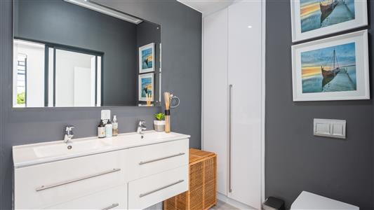False - Apartment For Sale in Paardevlei, Somerset West, Western Cape - M126213