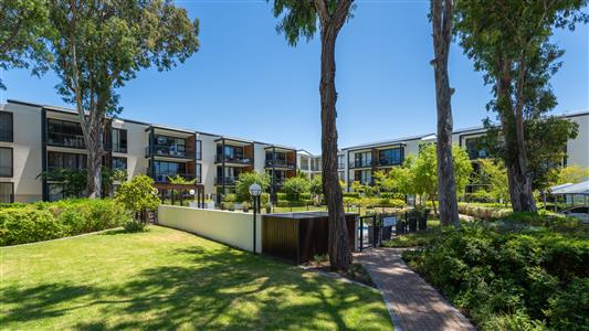 False - Apartment For Sale in Paardevlei, Somerset West, Western Cape - M126213