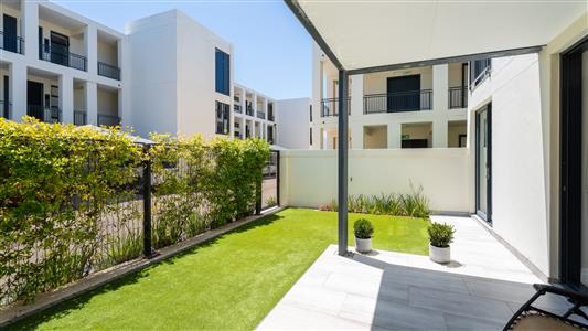False - Apartment For Sale in Paardevlei, Somerset West, Western Cape - M126213