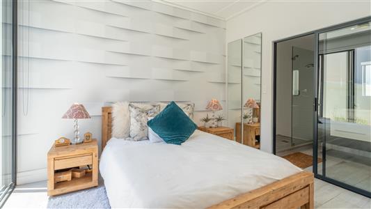 False - Apartment For Sale in Paardevlei, Somerset West, Western Cape - M126213