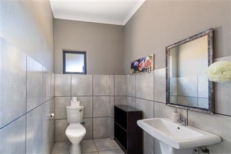 False - Farm For Sale in Riversdale Rural, Riversdale, Western Cape - M126214