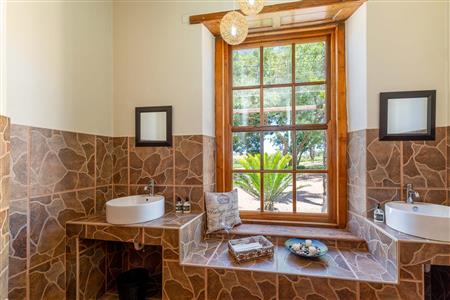 False - Farm For Sale in Riversdale Rural, Riversdale, Western Cape - M126214