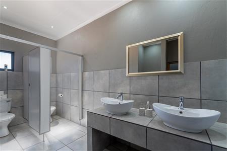 False - Farm For Sale in Riversdale Rural, Riversdale, Western Cape - M126214
