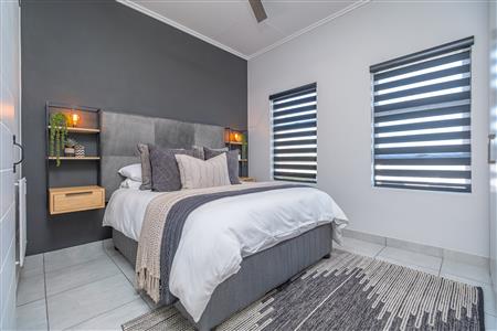 False - Apartment For Sale in Pinehaven, Krugersdorp, Gauteng - M126228