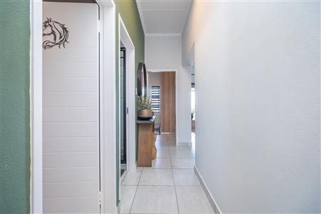 False - Apartment For Sale in Pinehaven, Krugersdorp, Gauteng - M126228