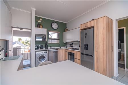 False - Apartment For Sale in Pinehaven, Krugersdorp, Gauteng - M126228