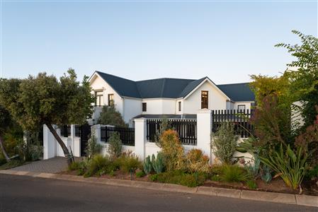 False - House For Sale in Paradyskloof, Stellenbosch, Western Cape - M126238