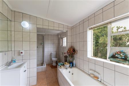 House For Sale in Napier, Western Cape - M126235