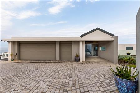 False - House Unavailable in Pinnacle Point Golf Estate, Mossel Bay, Western Cape - M118068