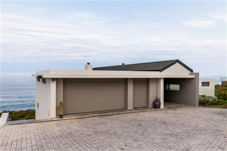 False - House Unavailable in Pinnacle Point Golf Estate, Mossel Bay, Western Cape - M118068