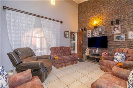 False - House For Sale in Overkruin, Heidelberg, Gauteng - M126266