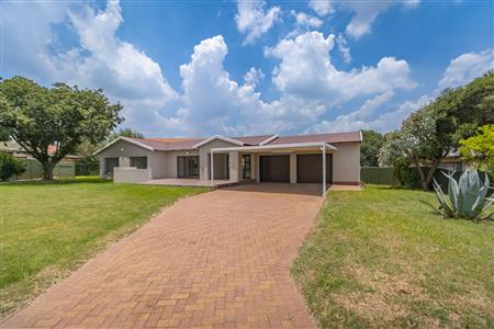 House For Sale in Heidelberg Central, Heidelberg, Gauteng - M126264