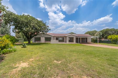 House For Sale in Heidelberg Central, Heidelberg, Gauteng - M126264