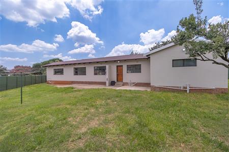 House For Sale in Heidelberg Central, Heidelberg, Gauteng - M126264