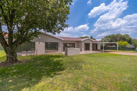 House For Sale in Heidelberg Central, Heidelberg, Gauteng - M126264