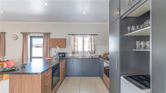 False - House For Sale in Bredasdorp, Western Cape - M126271