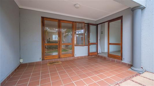 False - Apartment Sold in Bryanston, Sandton, Gauteng - M126285
