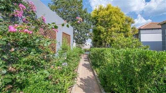False - Apartment Sold in Bryanston, Sandton, Gauteng - M126285