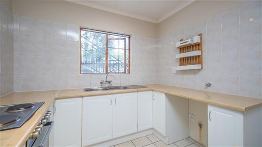 False - Apartment Sold in Bryanston, Sandton, Gauteng - M126285
