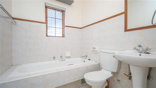 False - Apartment Sold in Bryanston, Sandton, Gauteng - M126285