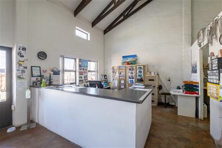 False - Retail For Sale in Struisbaai, Western Cape - M126053