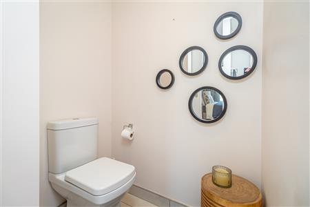 False - Apartment For Sale in Sandton Central, Sandton, Gauteng - M126307
