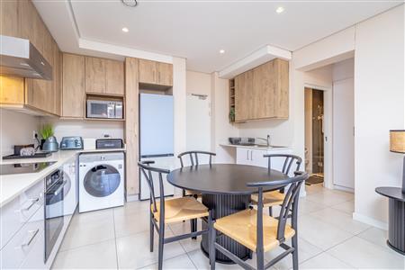 False - Apartment For Sale in Sandton Central, Sandton, Gauteng - M126307