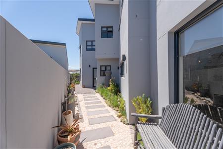 False - House for sale in Calypso Beach, Langebaan - M126300