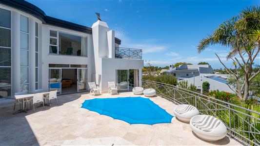House For Sale in Hermanus Heights, Hermanus, Western Cape - M126323