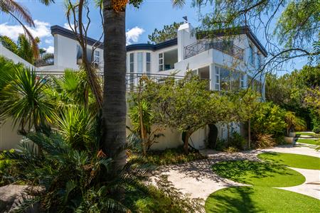 House For Sale in Hermanus Heights, Hermanus, Western Cape - M126323